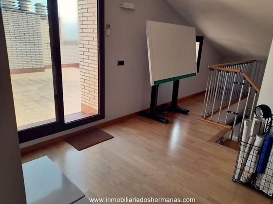Foto 1 de Venta de dúplex en Centre - Prat de Llobregat, El de 3 habitaciones con terraza y garaje