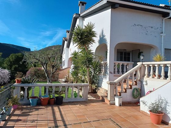 Foto 1 de Casa en venda a Can Roca-Muntanyeta de 4 habitacions amb terrassa i piscina