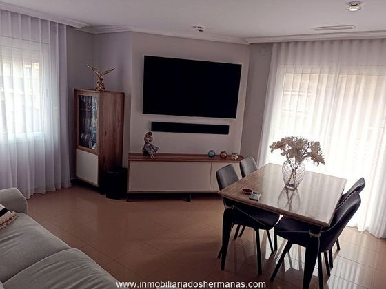 Foto 1 de Pis en venda a Centre - Prat de Llobregat, El de 3 habitacions amb balcó i aire acondicionat