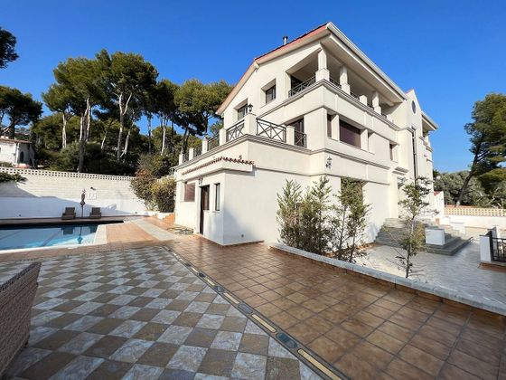 Foto 2 de Chalet en alquiler en Montmar de 9 habitaciones con terraza y piscina