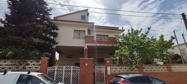 Foto 1 de Chalet en venta en Bisbal del Penedès, la de 5 habitaciones con terraza y piscina
