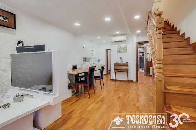Foto 1 de Casa en venda a Sant Andreu de Palomar de 3 habitacions amb jardí i aire acondicionat