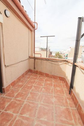 Foto 2 de Ático en venta en Pubilla Cases de 2 habitaciones con terraza