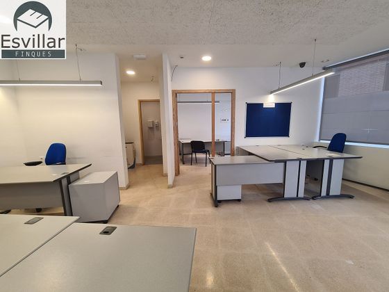 Foto 2 de Oficina en alquiler en Barri del Centre de 190 m²