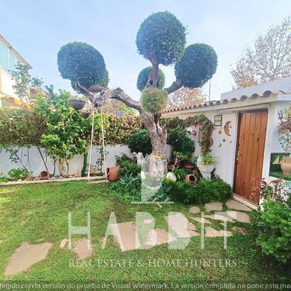 Foto 1 de Casa en venda a calle Pescador de 3 habitacions amb terrassa i jardí