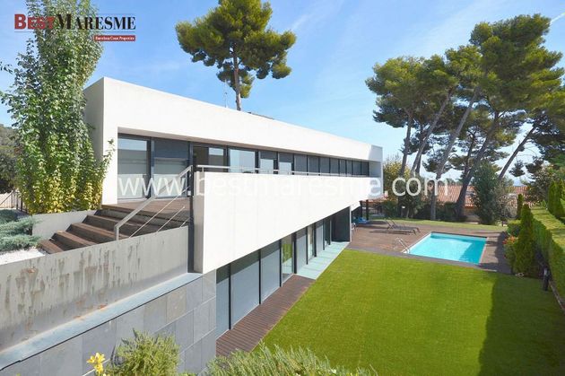 Foto 1 de Xalet en venda a Premià de Dalt de 5 habitacions amb terrassa i piscina