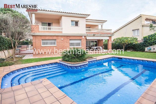 Foto 1 de Chalet en venta en Teià de 5 habitaciones con terraza y piscina