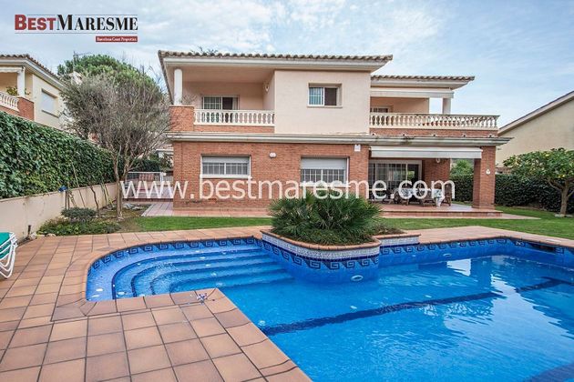 Foto 2 de Chalet en venta en Teià de 5 habitaciones con terraza y piscina