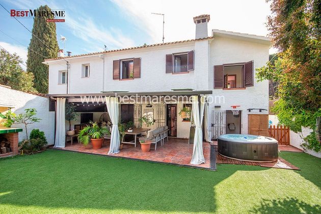 Foto 1 de Casa en venta en Caldes d´Estrac de 4 habitaciones con terraza y piscina