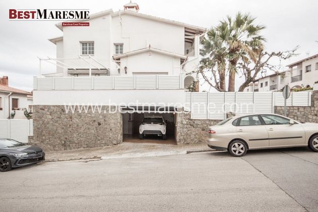 Foto 2 de Venta de casa en Premià de Dalt de 4 habitaciones con terraza y garaje