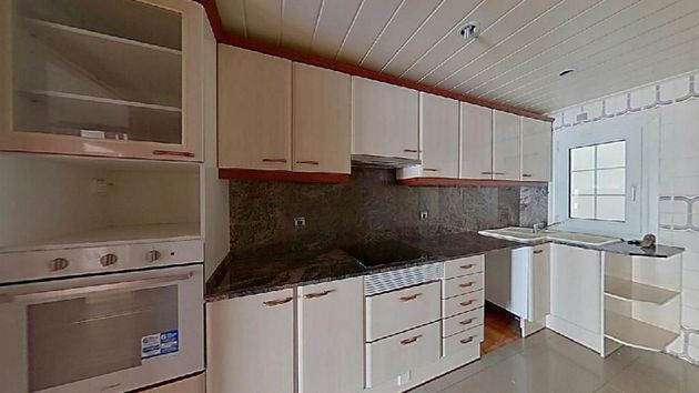 Foto 2 de Piso en venta en Llagosta, La de 4 habitaciones con terraza y calefacción