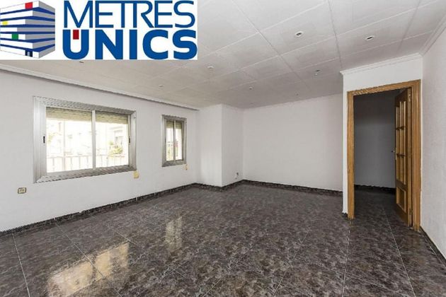 Foto 1 de Venta de piso en Can Borrell - La Plana de Lledó de 3 habitaciones y 70 m²