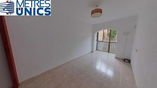 Foto 1 de Venta de piso en Can Borrell - La Plana de Lledó de 3 habitaciones con balcón y ascensor