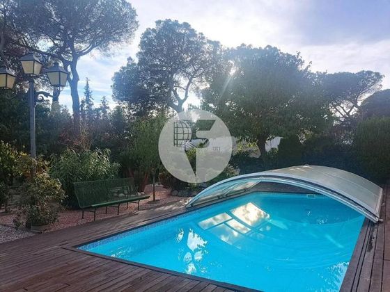 Foto 2 de Venta de casa en Vilanova del Vallès de 4 habitaciones con piscina y jardín