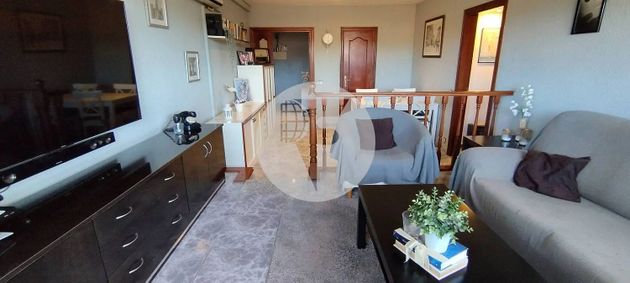 Foto 2 de Pis en venda a Santa Eulàlia de Ronçana de 4 habitacions amb terrassa i garatge