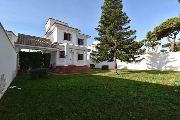 Foto 2 de Chalet en venta en Sancti Petri - La Barrosa de 4 habitaciones con terraza y garaje