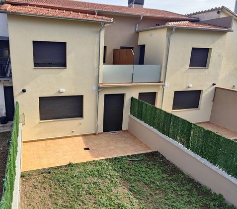 Foto 1 de Casa en venta en Olot de 3 habitaciones con terraza y garaje