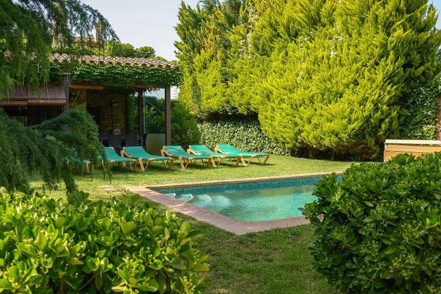 Foto 2 de Casa rural en venda a calle Del Montgrí de 3 habitacions amb terrassa i piscina