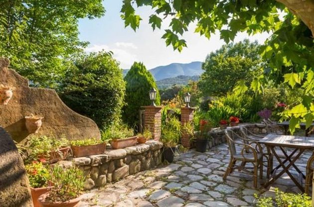 Foto 1 de Casa rural en venda a calle Brugueres de 10 habitacions amb piscina i jardí
