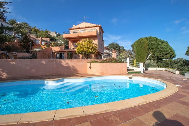 Foto 2 de Venta de chalet en Sant Cebrià de Vallalta de 5 habitaciones con terraza y piscina