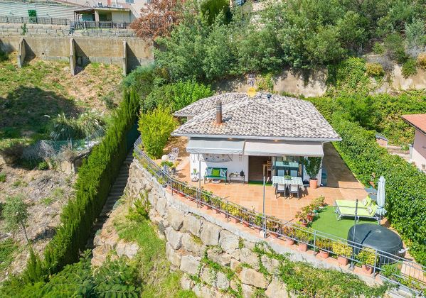 Foto 1 de Venta de chalet en Sant Cebrià de Vallalta de 3 habitaciones con terraza y jardín