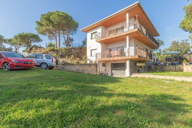Foto 2 de Chalet en venta en Sant Iscle de Vallalta de 6 habitaciones con terraza y jardín
