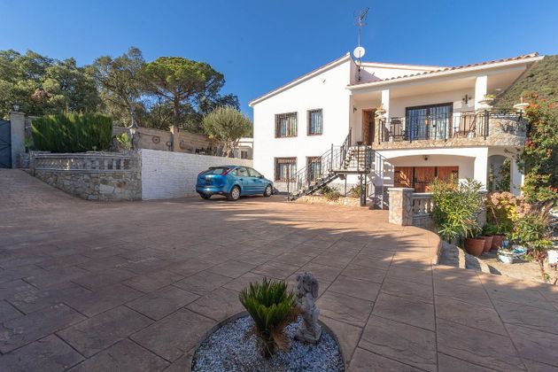 Foto 1 de Venta de chalet en Sant Cebrià de Vallalta de 5 habitaciones con terraza y jardín