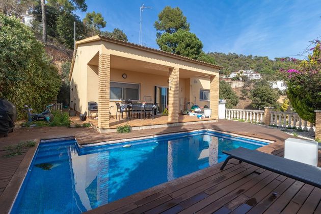 Foto 2 de Venta de chalet en Sant Cebrià de Vallalta de 3 habitaciones con terraza y piscina