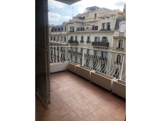 Foto 1 de Oficina en alquiler en calle De Balmes con terraza y aire acondicionado