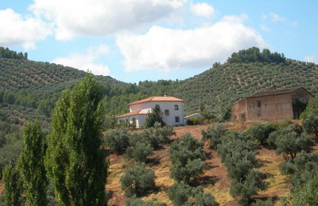 Foto 1 de Venta de casa rural en Segura de la Sierra de 6 habitaciones con jardín y calefacción