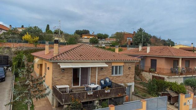Foto 1 de Casa rural en venta en Bàscara de 4 habitaciones con terraza y piscina