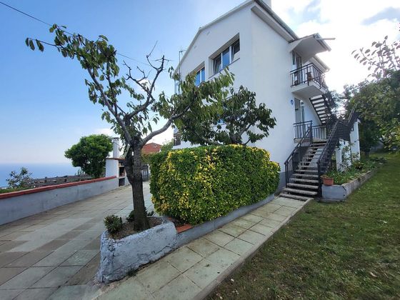 Foto 1 de Xalet en venda a Pineda de Mar de 6 habitacions amb terrassa i jardí
