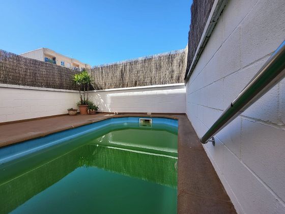 Foto 1 de Casa adosada en venta en Calella de 3 habitaciones con terraza y piscina