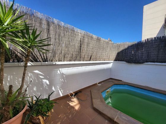 Foto 2 de Casa adosada en venta en Calella de 3 habitaciones con terraza y piscina