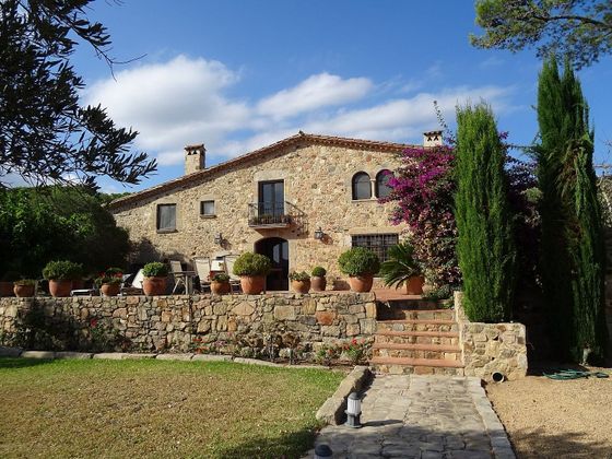 Foto 1 de Venta de casa rural en Santa Cristina d'Aro de 4 habitaciones con jardín y aire acondicionado