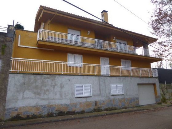 Foto 1 de Casa en venda a Santa Pau de 4 habitacions amb terrassa i piscina