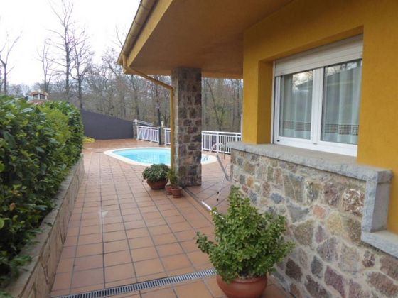Foto 2 de Venta de casa en Santa Pau de 4 habitaciones con terraza y piscina