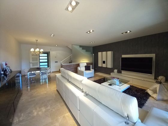 Foto 2 de Casa en venda a Tiana de 5 habitacions amb terrassa i piscina