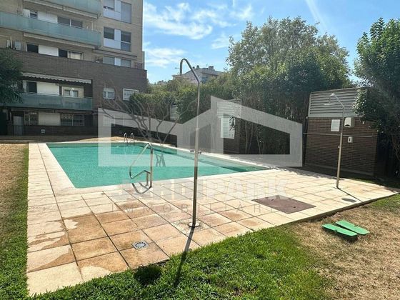 Foto 2 de Piso en venta en avenida Can Bordoll de 2 habitaciones con piscina y jardín