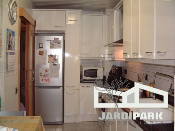 Foto 2 de Pis en venda a Eixample - Sant Oleguer de 4 habitacions amb garatge i balcó