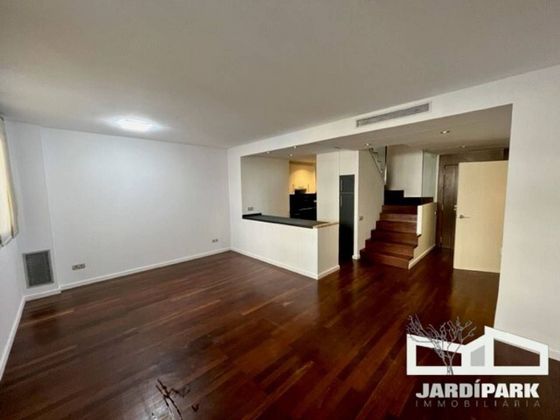 Foto 1 de Dúplex en alquiler en Centre - Sabadell de 2 habitaciones con balcón y aire acondicionado