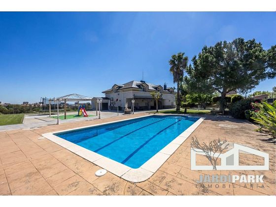 Foto 1 de Chalet en venta en Castellarnau - Can Llong de 5 habitaciones con terraza y piscina