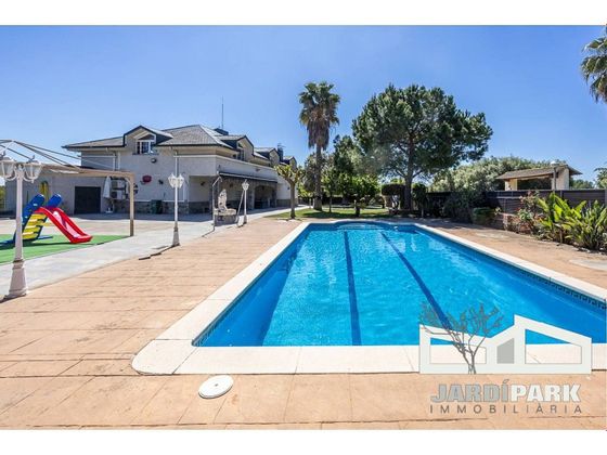 Foto 2 de Chalet en venta en Castellarnau - Can Llong de 5 habitaciones con terraza y piscina