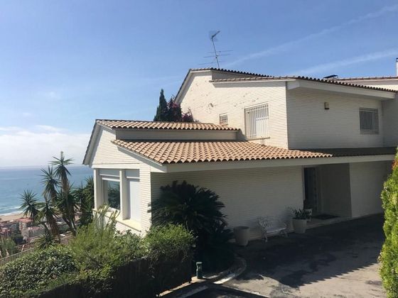 Foto 2 de Casa en venta en Montmar de 3 habitaciones con piscina y jardín