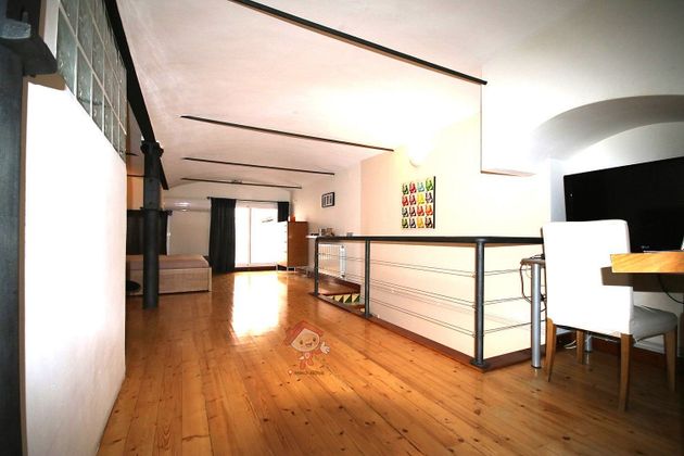 Foto 2 de Dúplex en venda a plaza Fiveller de 3 habitacions amb terrassa i aire acondicionat