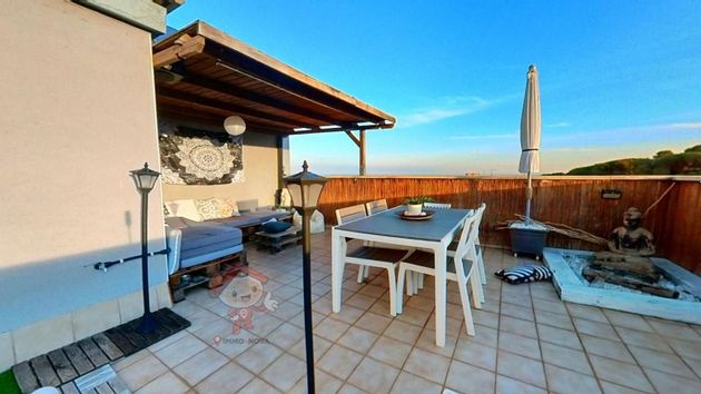 Foto 2 de Ático en venta en Cerdanyola de 3 habitaciones con terraza y piscina