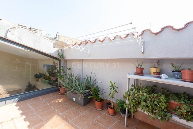Foto 1 de Dúplex en venta en calle Canigó de 4 habitaciones con terraza y balcón