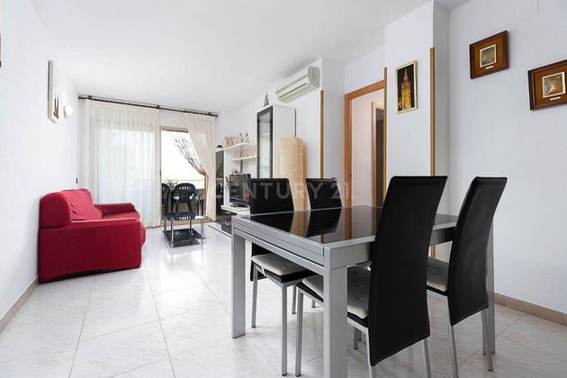 Foto 2 de Pis en venda a calle Narcis Monturiol de 3 habitacions amb terrassa i piscina