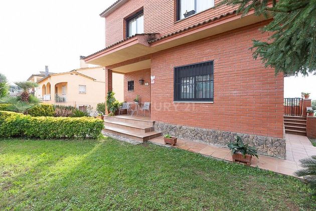 Foto 1 de Casa en venta en calle Riu Onyar de 3 habitaciones con terraza y piscina