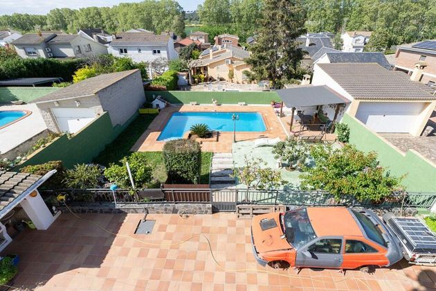Foto 1 de Venta de chalet en calle De Reus de 4 habitaciones con terraza y piscina